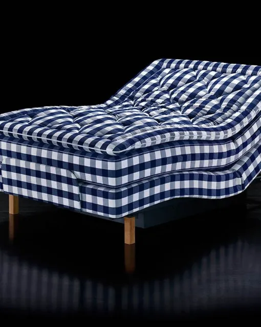 Bed in one and a half sizes Adjustable with headboard and footboard that can be raised and lowered by Hastens