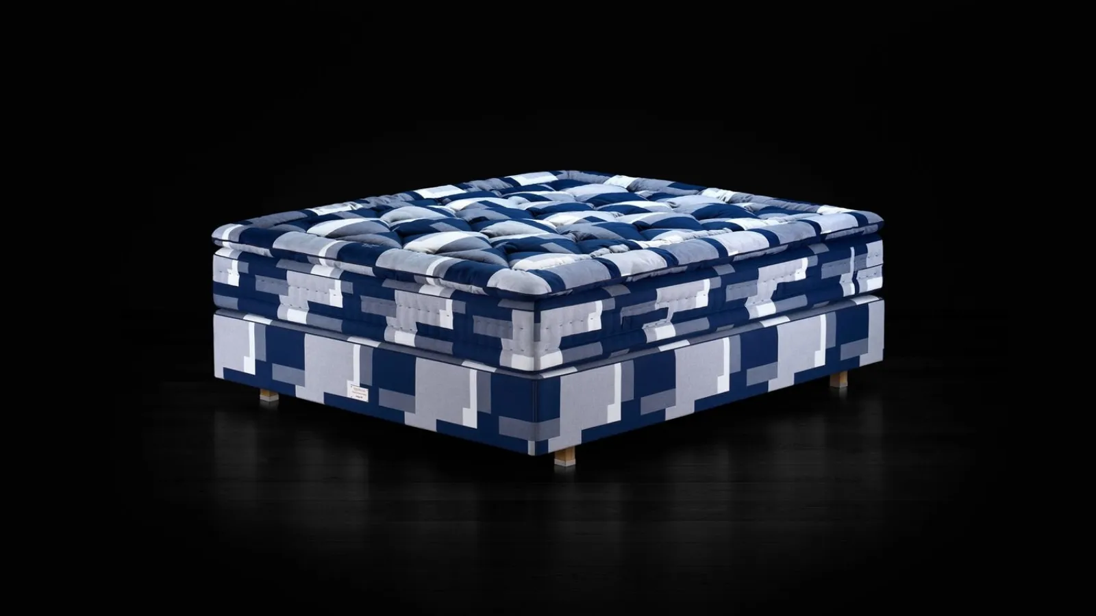 Appaloosa Sommier Bed in Hastens fabric