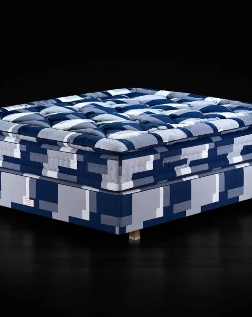 Appaloosa Sommier Bed in Hastens fabric