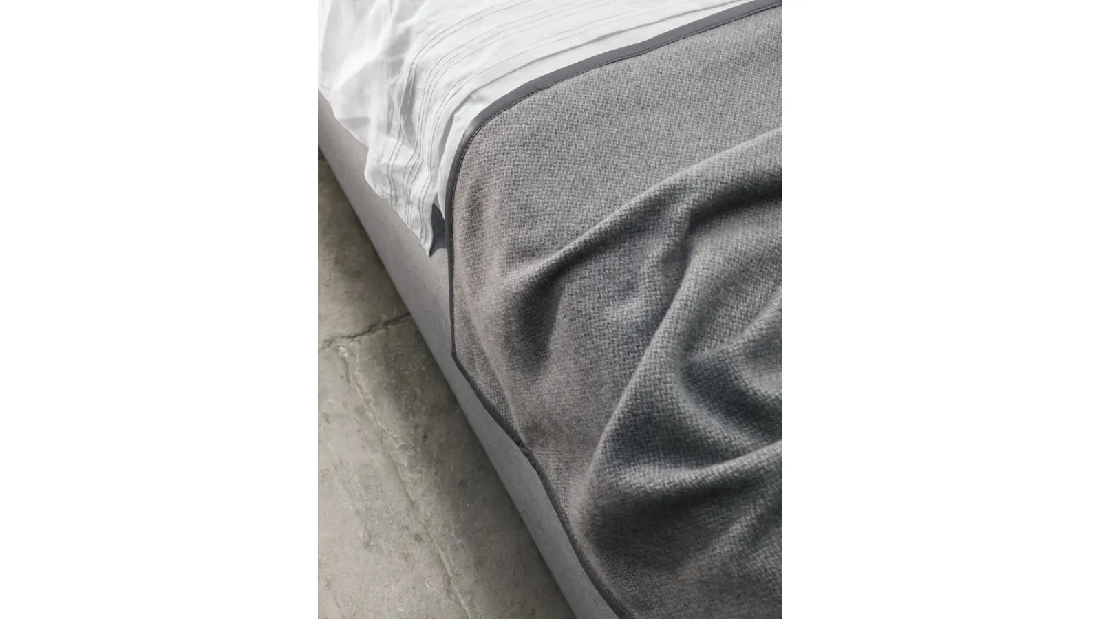 Cavalieri di Midsummer Milano Blanket