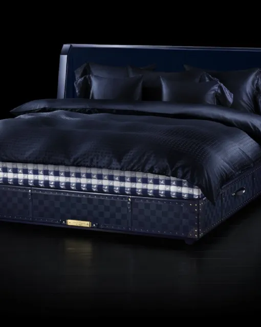 Fabric bed with Grand Vividus Traditional Blue headboard by Hastens