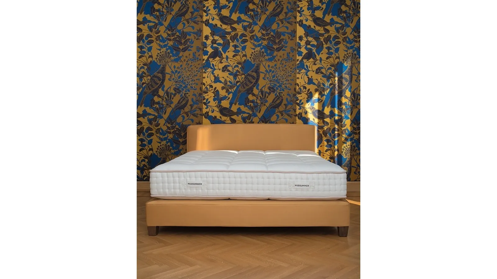 Fabric bed with Puro headboard by Midsummer Milano