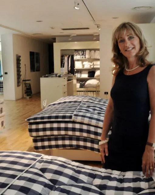 HASTENS STORE MILANO 2007